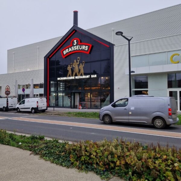 3 BRASSEURS BOULOGNE SUR MER - SIGNALETIQUE REALISEE PAR UNIVERS ENSEIGNES (2)