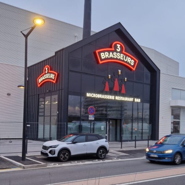 3 BRASSEURS BOULOGNE SUR MER - SIGNALETIQUE REALISEE PAR UNIVERS ENSEIGNES (3)