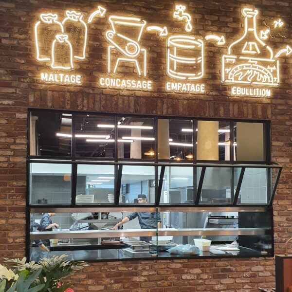 3 BRASSEURS BOULOGNE SUR MER - SIGNALETIQUE REALISEE PAR UNIVERS ENSEIGNES