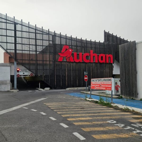 AUCHAN Enseignes et signalétique parking (9)