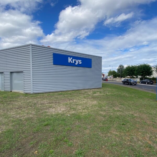 Nouvelles enseignes du magasin KRYS Le Cendre (3)