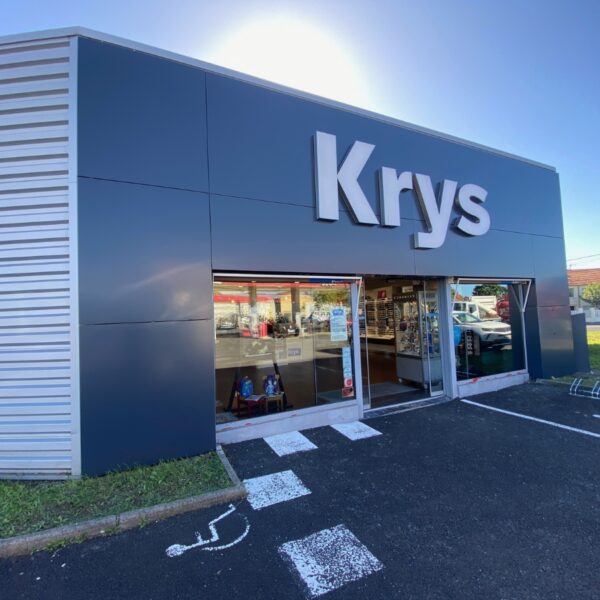 Nouvelles enseignes du magasin KRYS Le Cendre (5)