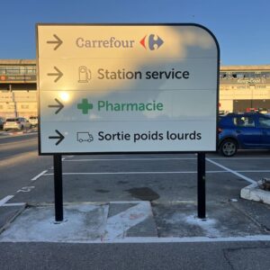 PROJET-Carrefour-Vitrolles-Univers-Enseignes-Realisations