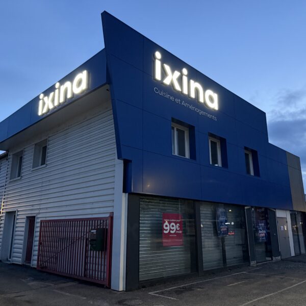 UNIVERS ENSEIGNE HABILLAGE FAÇADE